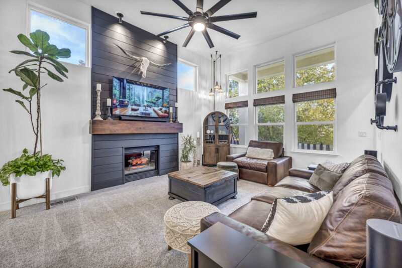 2647 Longridge Dr Carson City Living Room